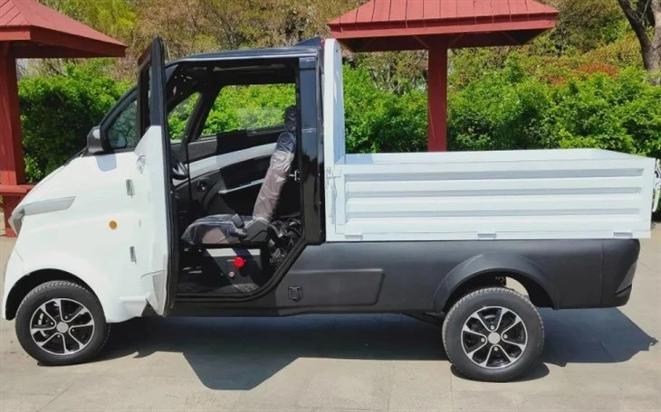 EEC Electric Hopper Car 4 Wheel / Tricyle J2-P Mini Truck Logistics Vehicle